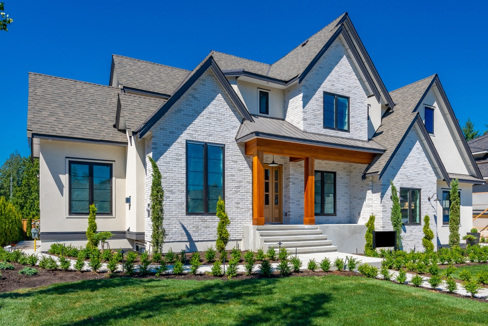 Exterior Painting: Why Elastomeric Coating is Worth it