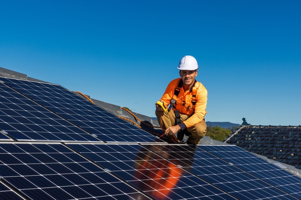 How Solar Regulators Help You Get the Most Out of Your Panels﻿